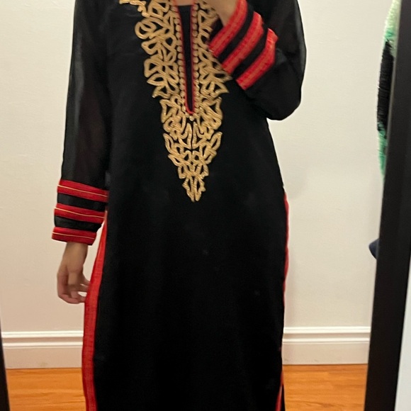 Black tunic top with gold threaded detailing - Picture 7 of 7